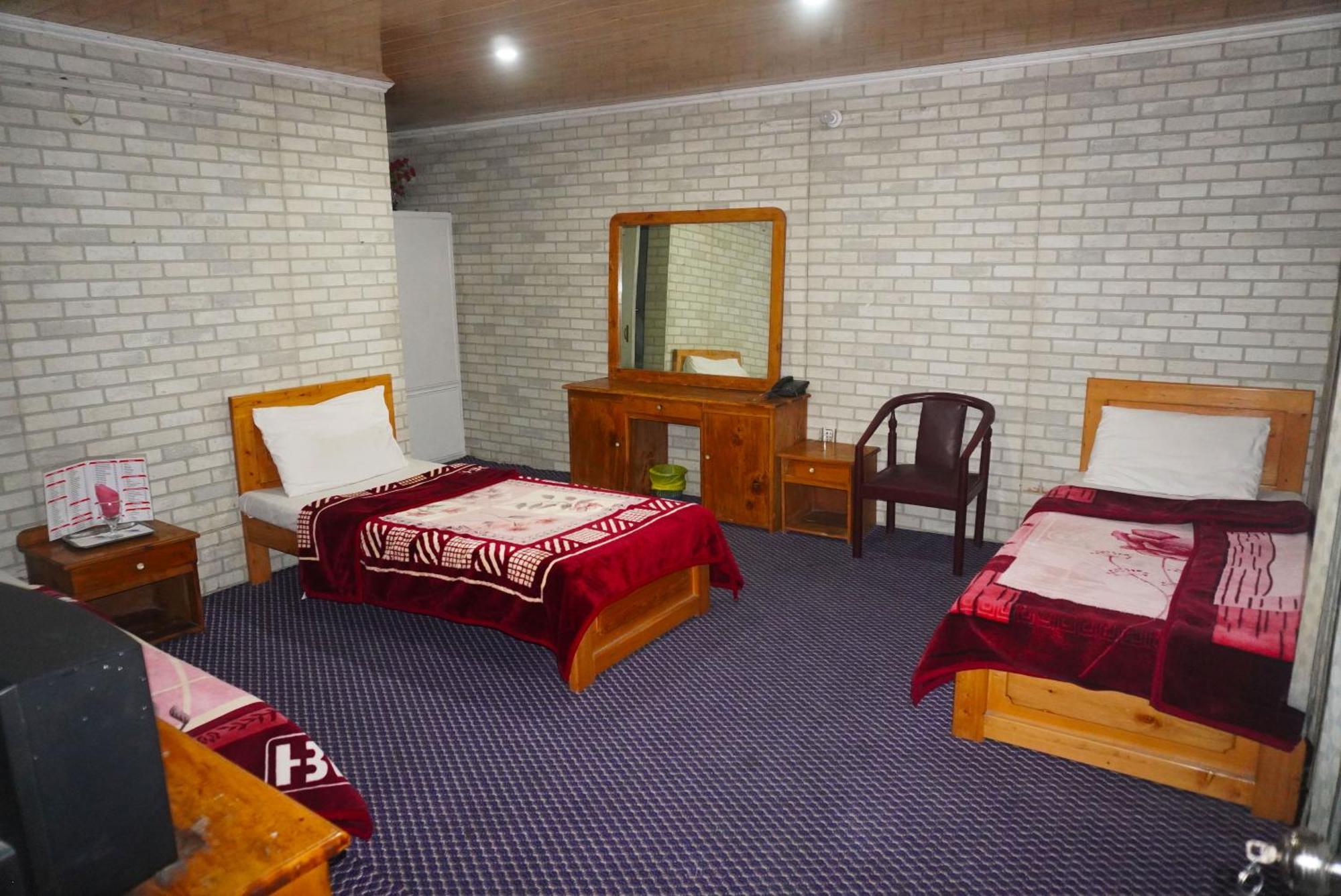 Hotel Dewanekhas Skardu Exterior photo